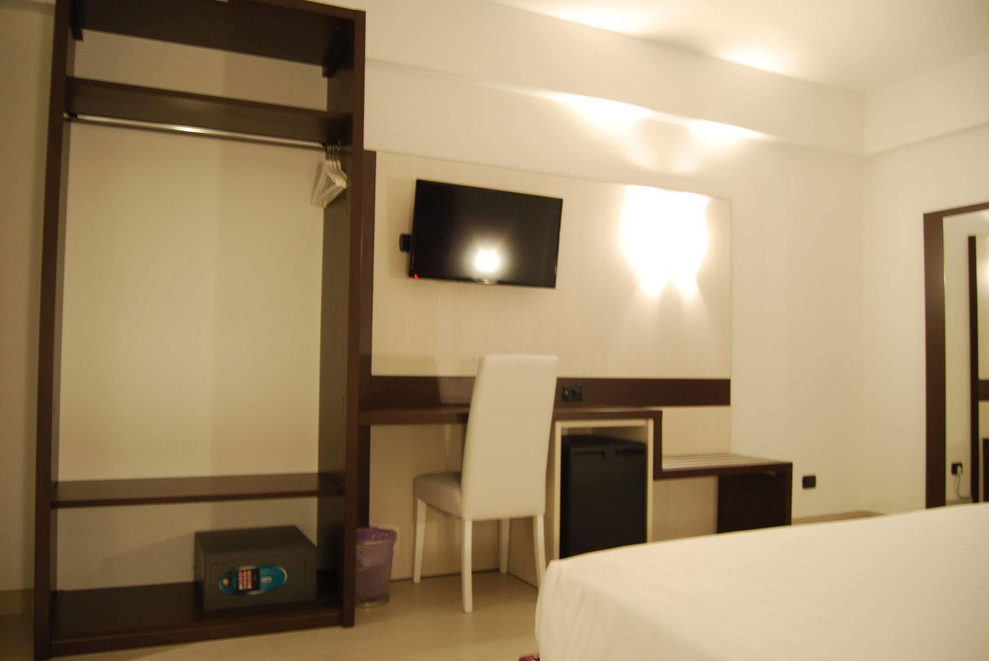 Maestrale Resort Hotel - Гроссето Экстерьер фото